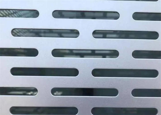 Gegalvaniseerde geperforeerde plaat met gesloten gat voor filters / ventilatieopeningen